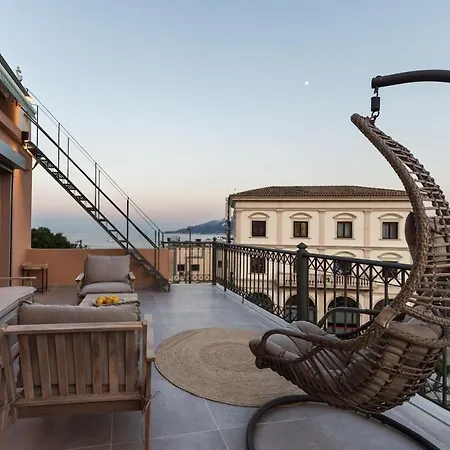 Plateia Rooftop Suite With Sea & City Views By Mindyourvilla